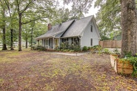 Building Photo - 2315 Treetop Ln