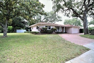 Building Photo - 1001 Brookside Dr