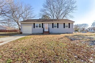 Building Photo - Charming Home in Menchville Meadows