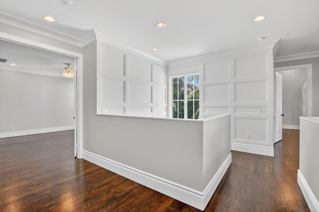 Building Photo - 200 NW 10th St