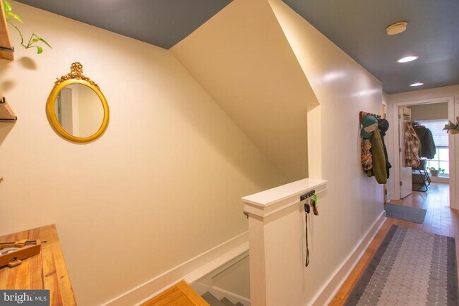 Building Photo - 1814 Christian St