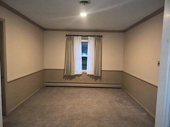Building Photo - 2907 Greenbriar Dr