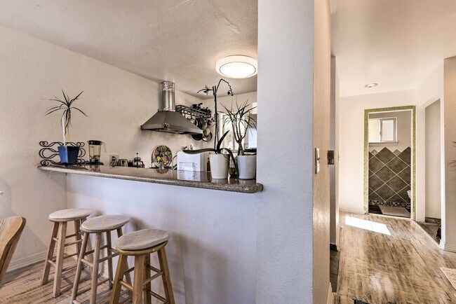 Building Photo - 800 Innes Ave