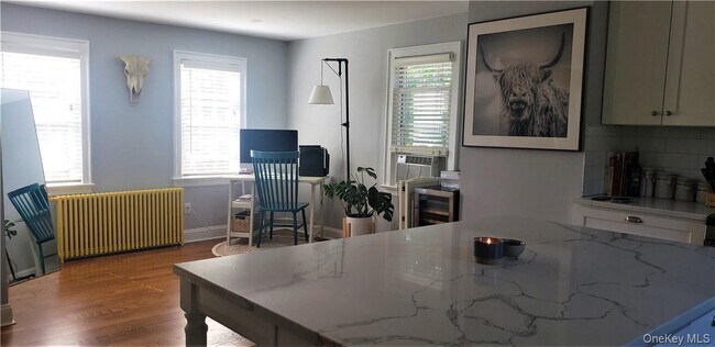 Building Photo - 641 Hillside Ave