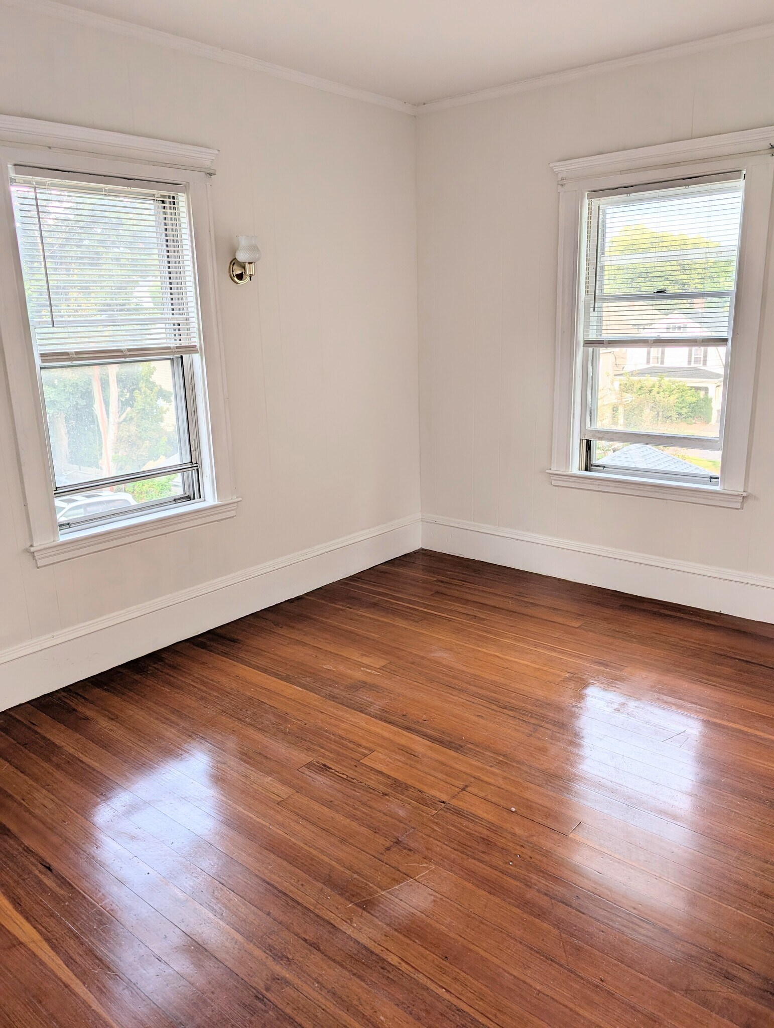 Building Photo - 39 Olcott St
