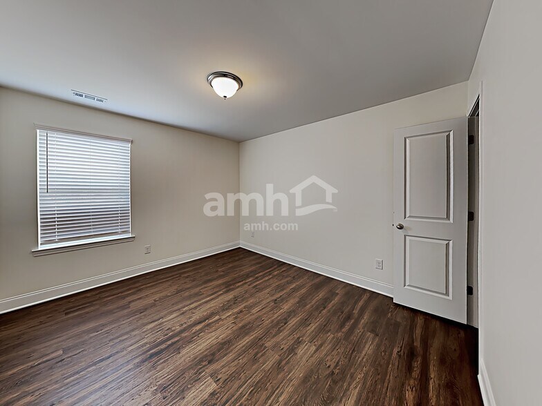 Building Photo - 406 Otter Trail