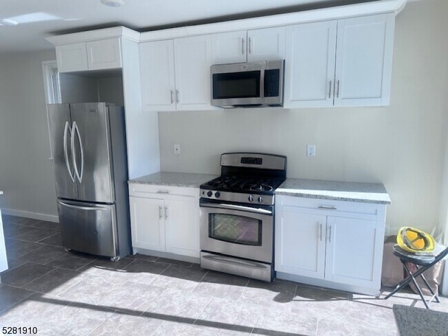 Building Photo - 145 Washington St