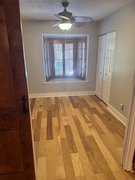 Building Photo - 2950 Meadowlark Ln