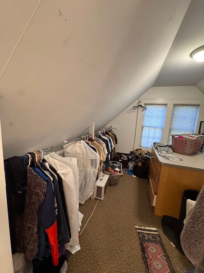 Building Photo - 3910-3912 Thomas Ave South