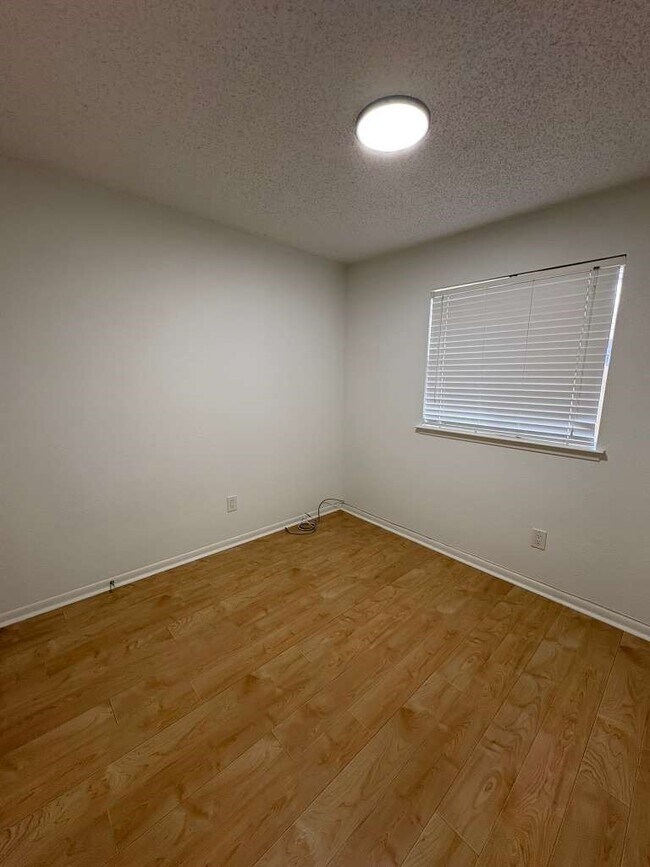 Building Photo - 4007 Issacks Way