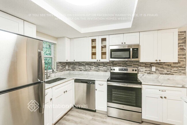 Building Photo - 15740 Sea Pines Dr