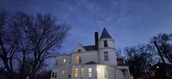 Building Photo - 2202 Mulberry St