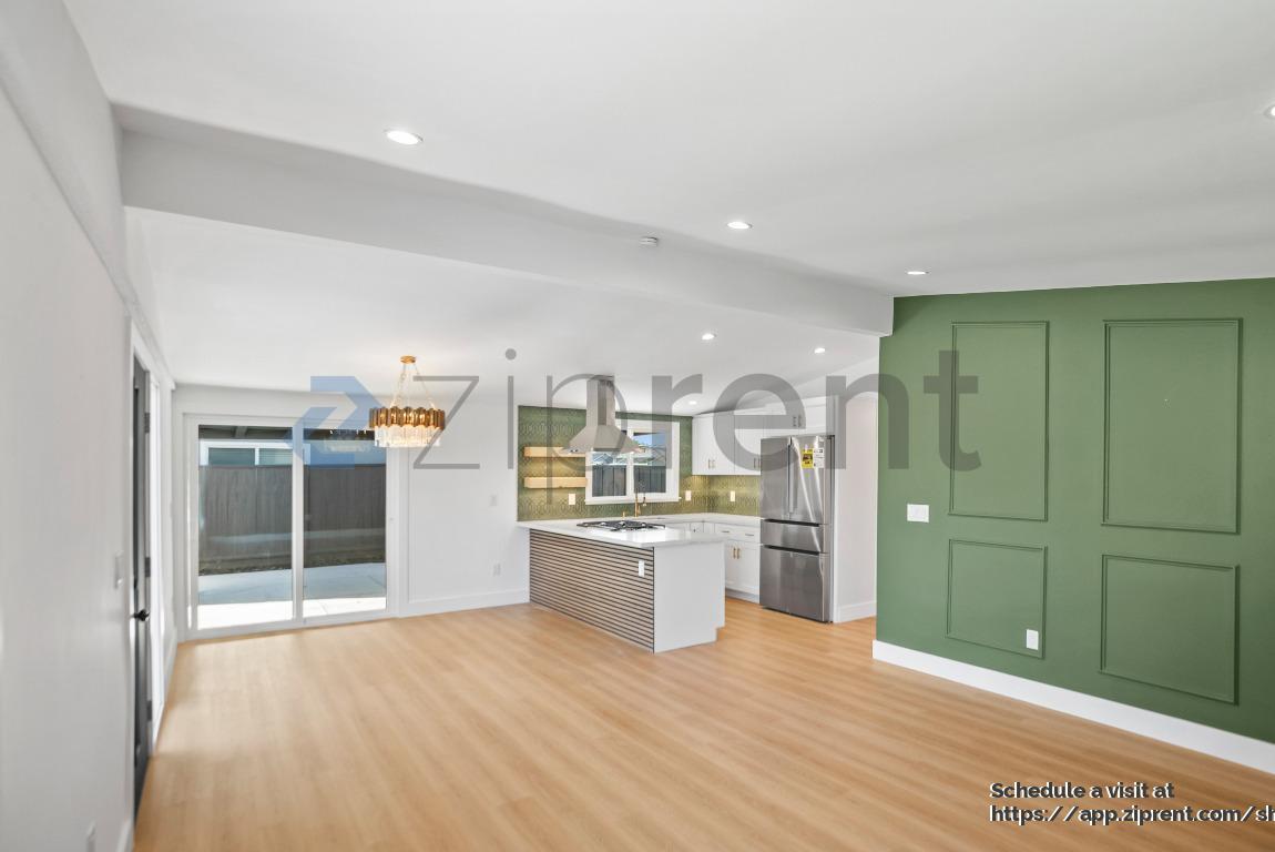 Building Photo - 28023 Tampa Ave