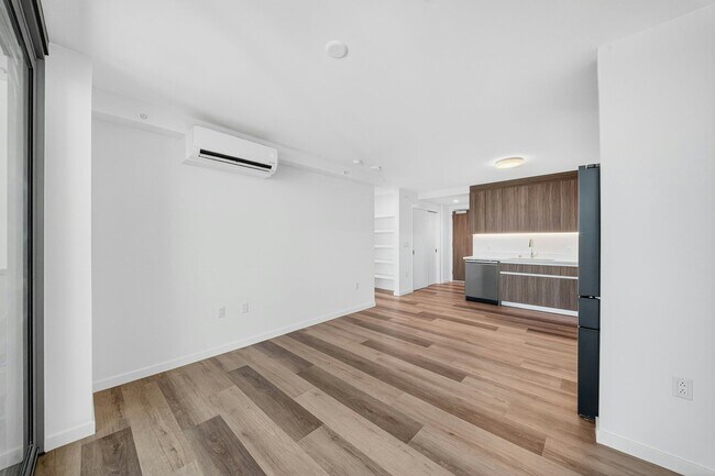 Building Photo - 1500 Rycroft St