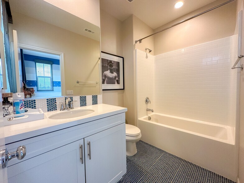 Building Photo - 14770 Palmera Ct