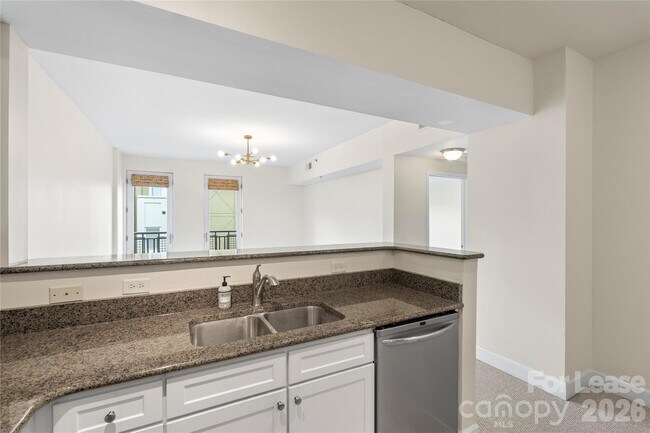 Building Photo - 1315 East Blvd