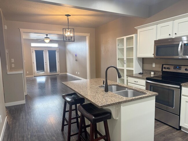 Building Photo - 855 Pantani Ct
