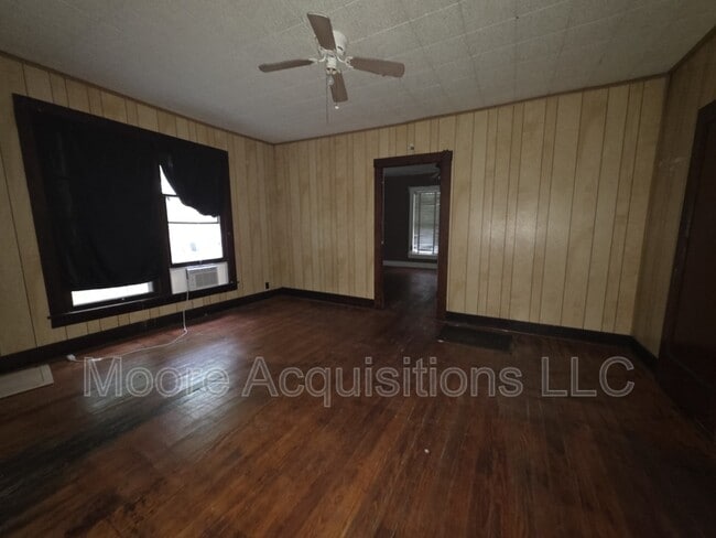 Building Photo - 415 W Rainey St