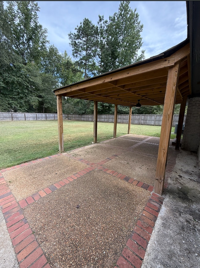 Building Photo - Charming 3-Bedroom Home with Bonus Room & ...
