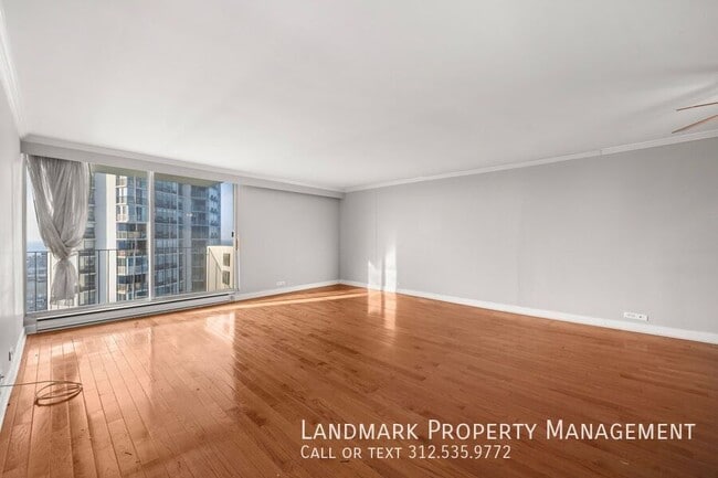 Building Photo - 6033 N Sheridan-Unit 35D