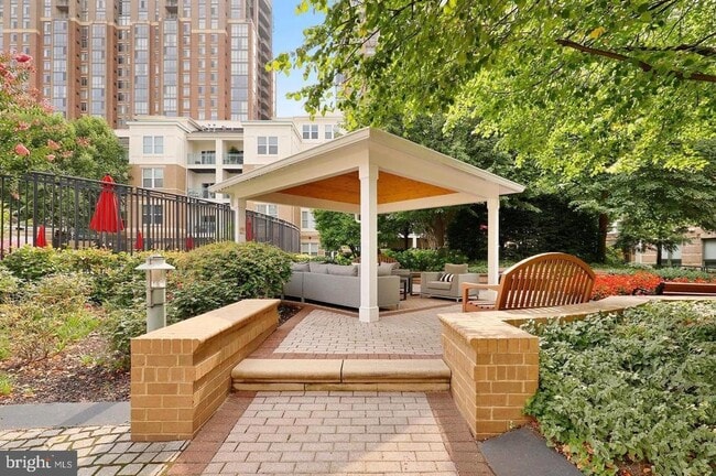 Building Photo - 12000 Market St