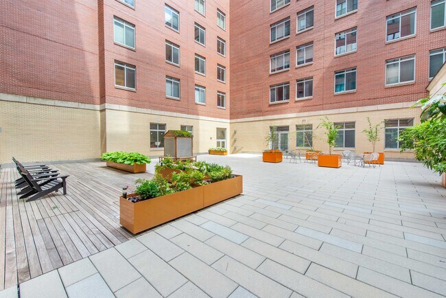 Building Photo - 25 McWilliams Pl