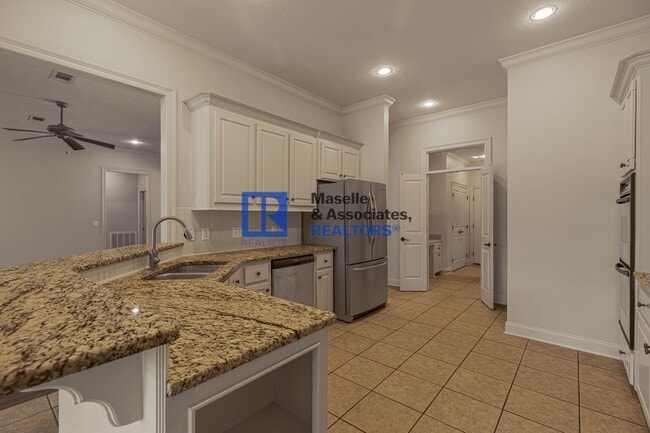 Building Photo - 4 Bed/3 Bath home Ashbrooke Subdivision Madison MS