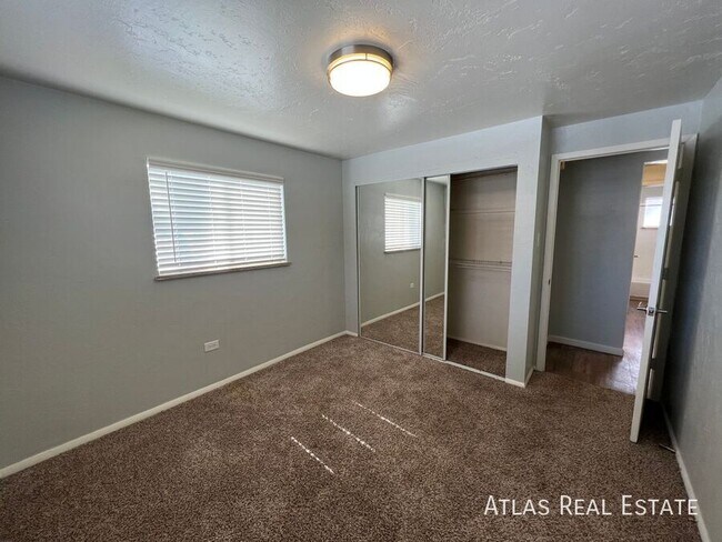 Building Photo - 2367 S Locust St