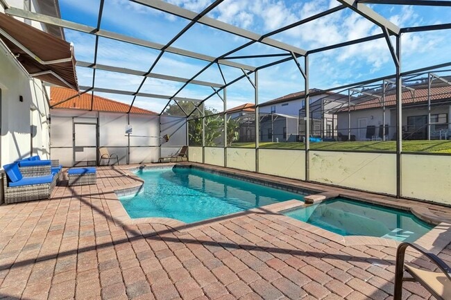 Building Photo - 16748 Lazy Breeze Loop