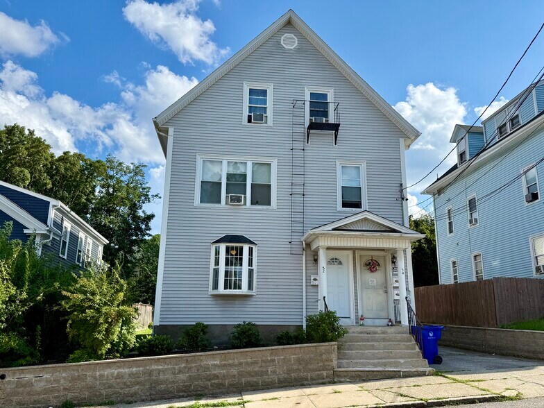 Building Photo - 32 Highland St