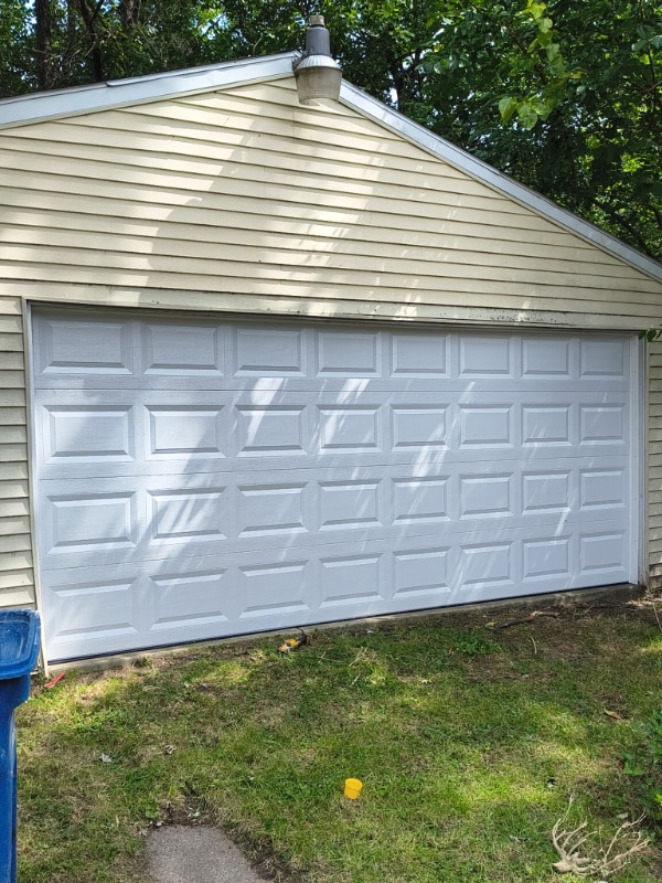 Building Photo - 347 Parker Ave