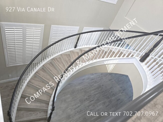 Building Photo - 927 Via Canale Dr