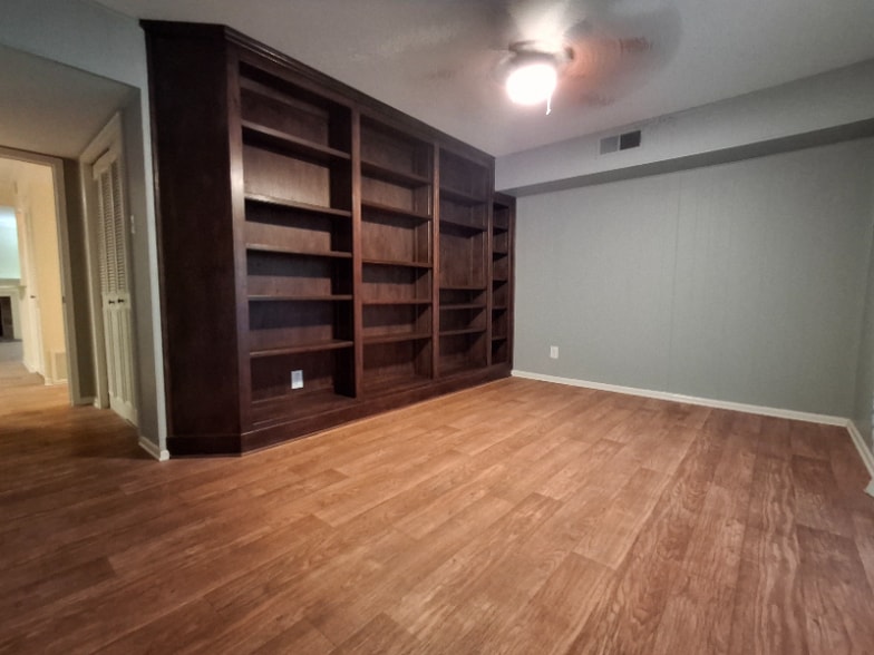 Building Photo - 102 Ruelle