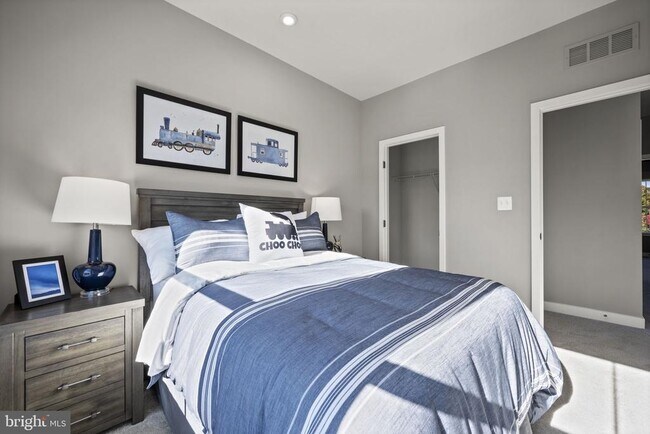 Building Photo - 171 WOODGATE Cir