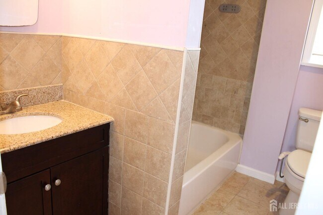 Building Photo - 13 Califon Dr