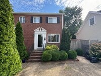 Building Photo - Beautiful 2 Bed 2 Bath Semi-Detached Brick...