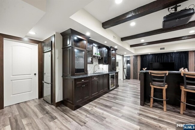 Building Photo - 19 Adams St