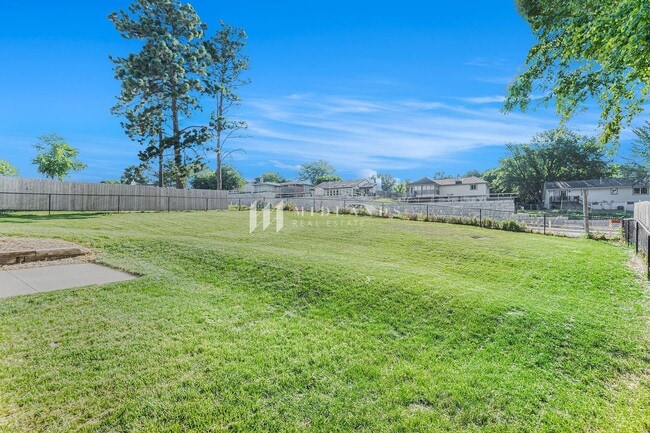 Building Photo - Marvelous Omaha Home