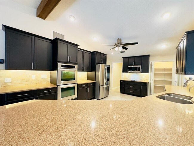 Building Photo - 3015 Tall Pine Dr