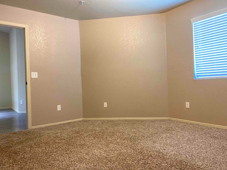 Building Photo - 7335 E 39th Pl