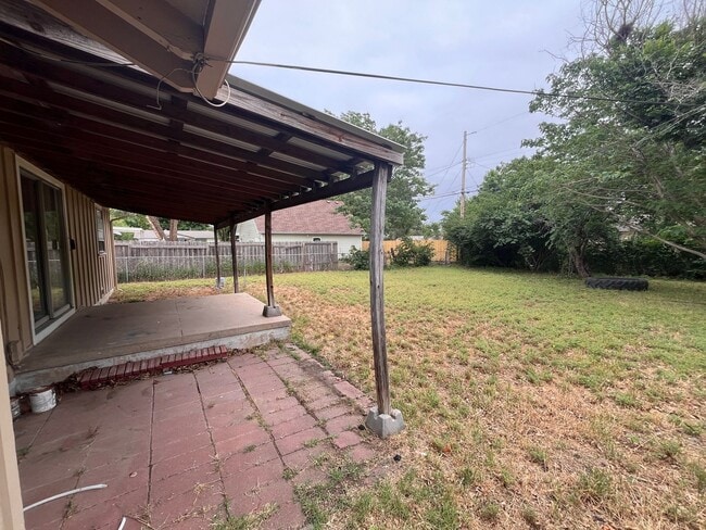 Building Photo - Beautiful 3 bedroom home