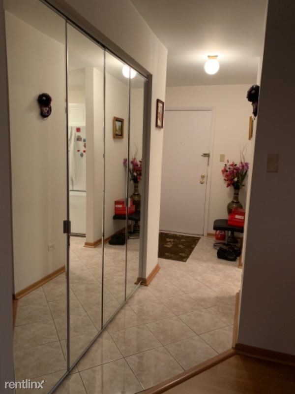 Building Photo - 2640 N Windsor Dr