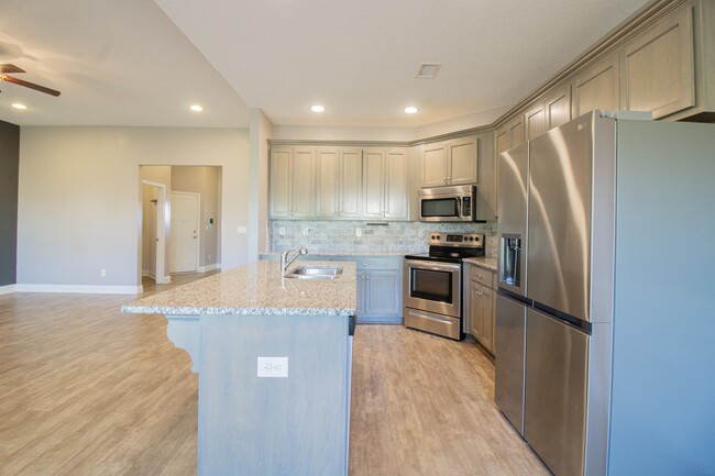 Building Photo - 6 Eagle Nest Dr