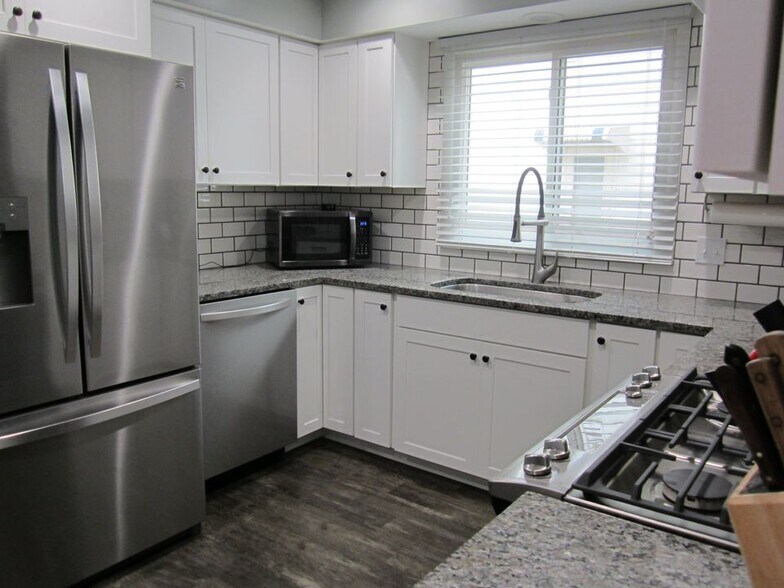 Kitchen - 1928 North Oak St
