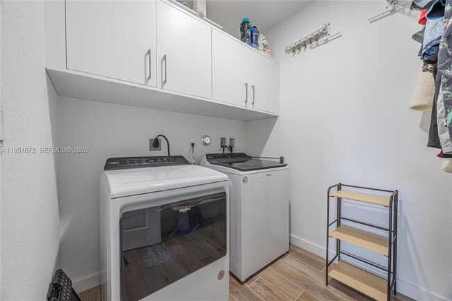 Building Photo - 7126 Rockwood Rd