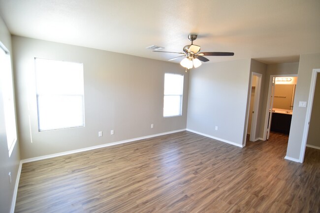 Building Photo - 3309 Regency Dr