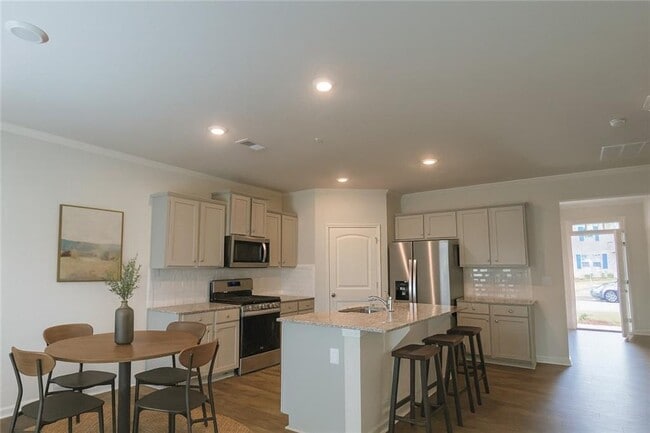 Building Photo - 2715 Piper Dr