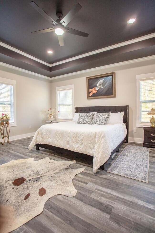 Building Photo - 823 Meridian Rd