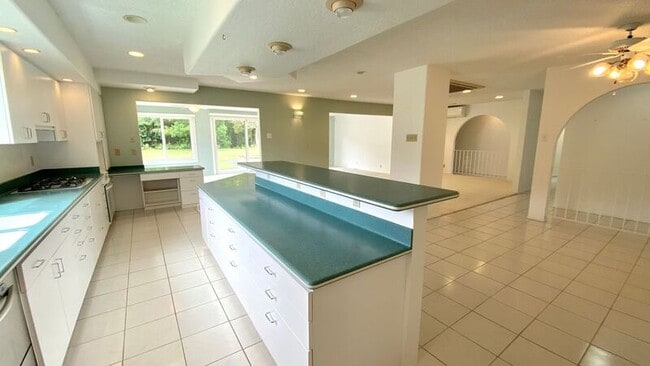 Building Photo - 46-290 Kalali Street