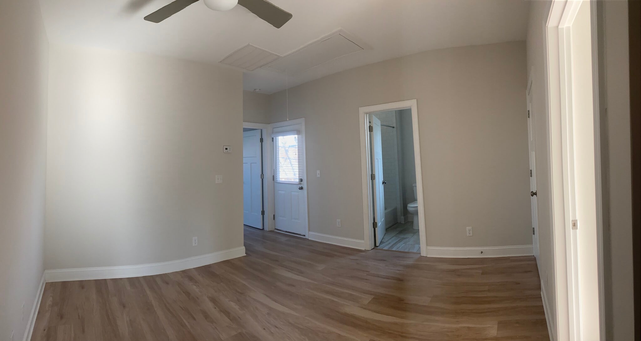 Upstairs bonus area separating the two bedrooms - 1507 Washington St